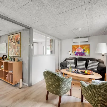 Alivia - 200m From The Sea By Interhome *